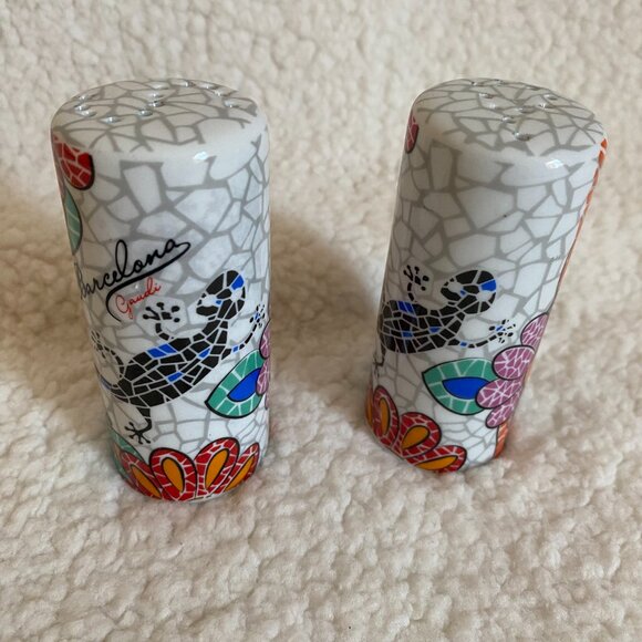 Antoni Gaudi Barcelona Spain Salt & Pepper Shakers Mosaic - Picture 5 of 7